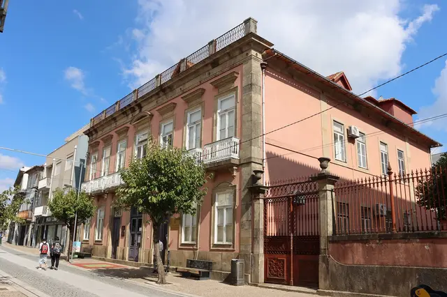 Câmara de Oliveira de Azeméis compra histórico edifício do “Antigo Colégio” para criar Casa da Filarmonia